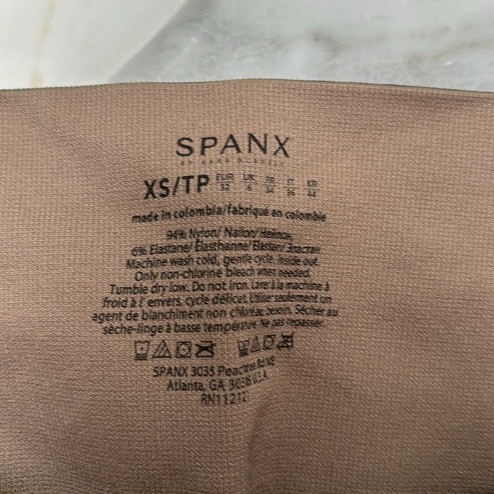 Spanx EcoCare Leggings in Leopard - Picture 6 of 6